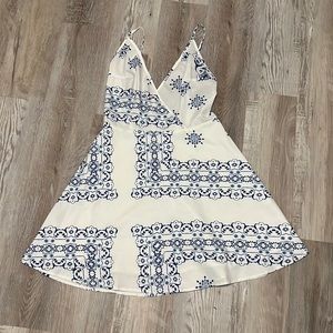 White size medium sun dress!!